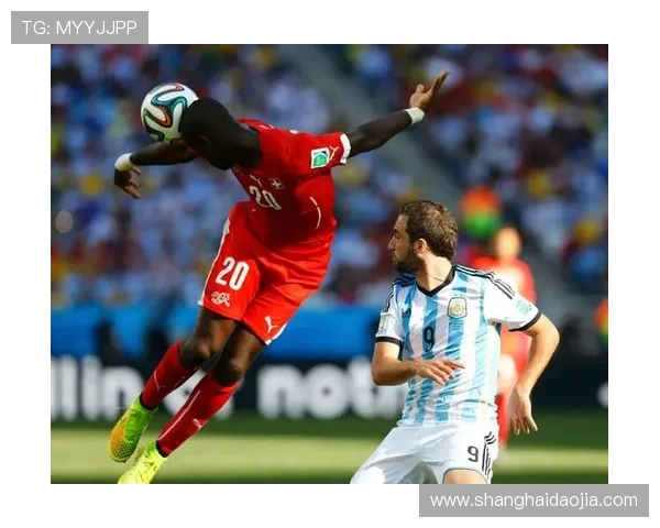 当今四大足球球星排名揭晓 谁能称霸全球足坛之巅 当今四大足球球星排名揭晓 谁能称霸全球足坛之巅